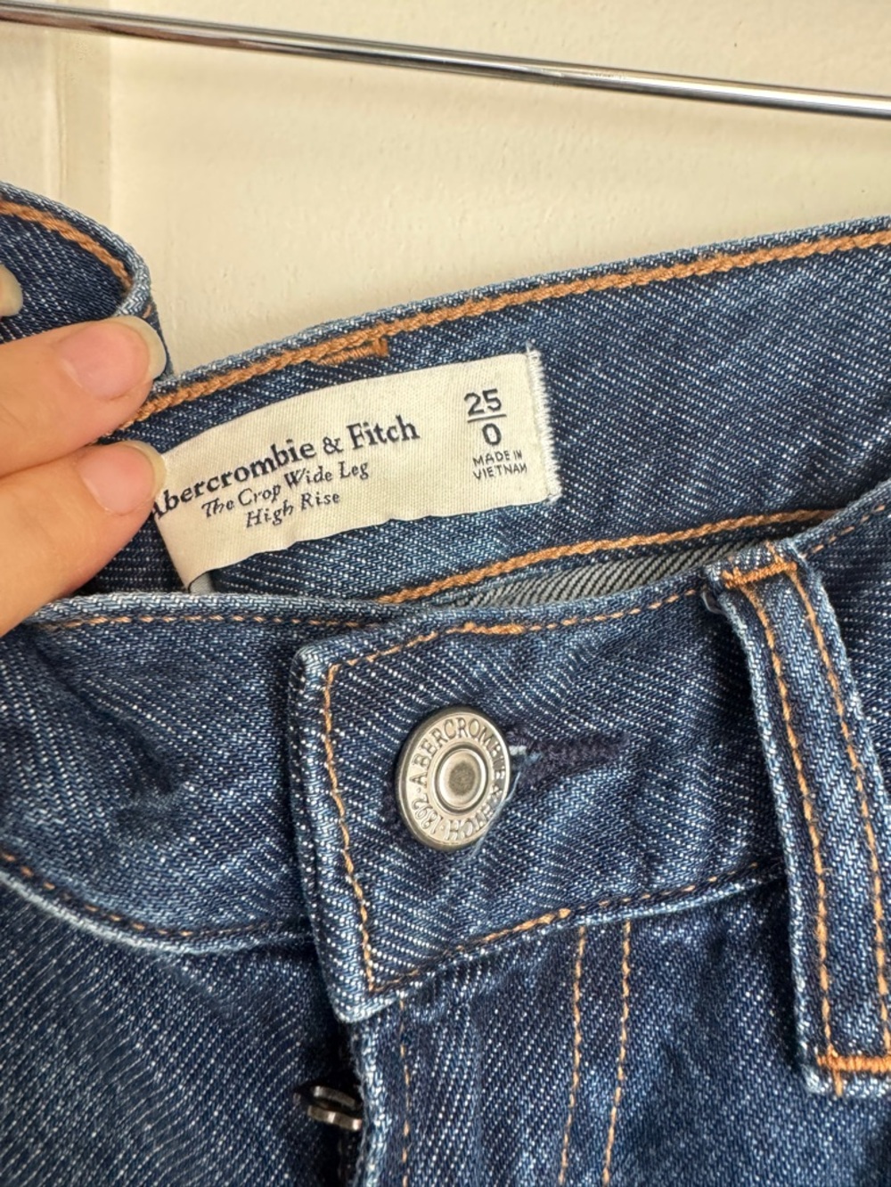 Classic High-Rise Wide-Leg Jeans — Blue - Picture 3 of 3